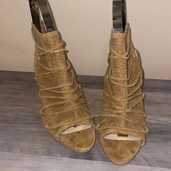 Vince Camuto women’s 9 wedges heels suede tan leather lace up tassel zipper Javy - Picture 3 of 10